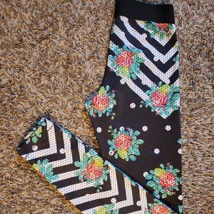 Nike Dri-Fit floral striped black white legging S